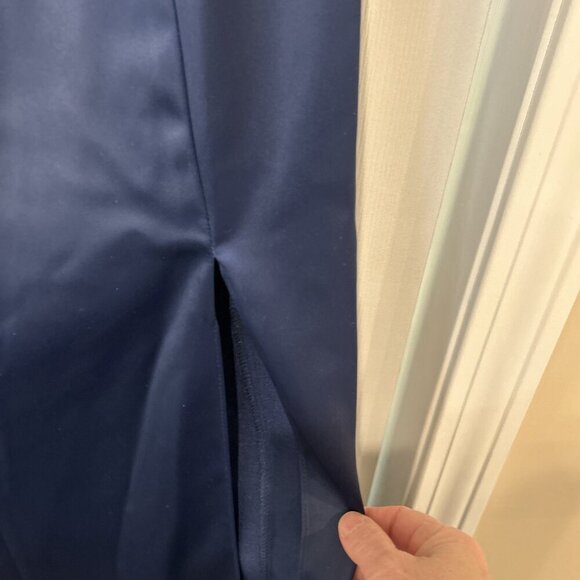 David's Bridal Marine V Neck‎ Stretch Satin Formal Gown Size 0 - Picture 5 of 12